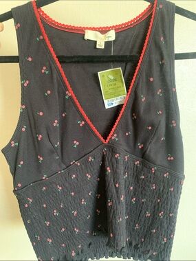 Black Cherry Print V-Neck Tank Top - Hesperus